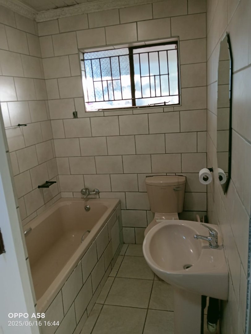  Bedroom Property for Sale in Bloemside 4 Free State